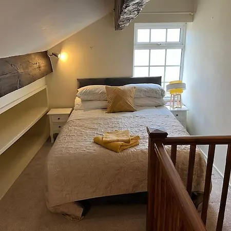 Steeple View - A Two Bedroom 18Th Century Cottage. Leeds  Exterior photo